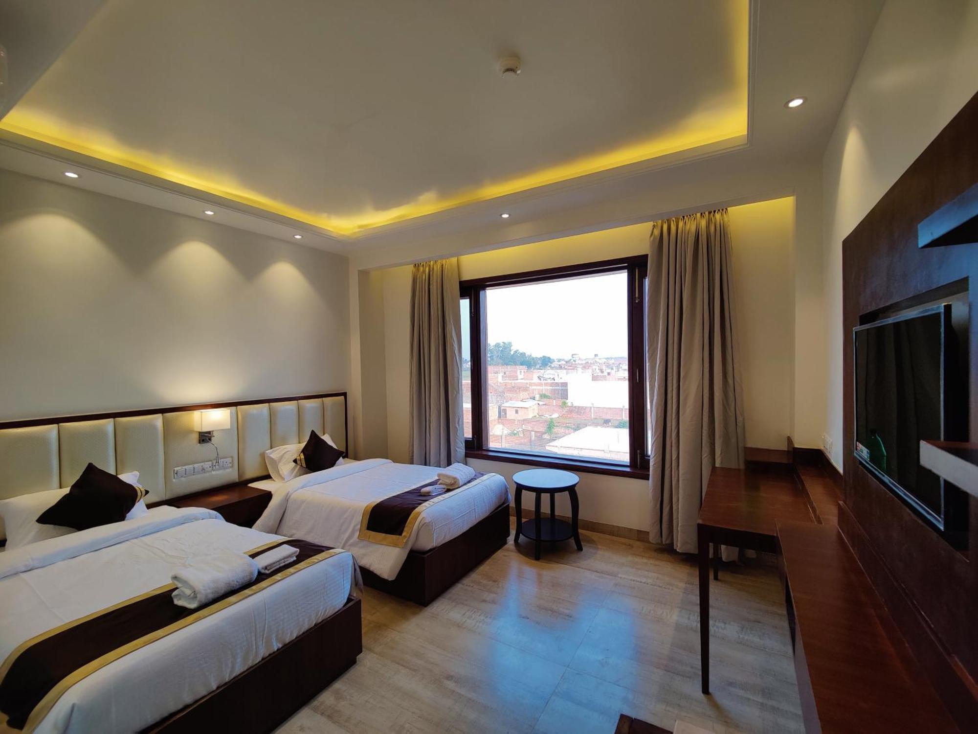 Mds Royal Resort Tulsipur 外观 照片